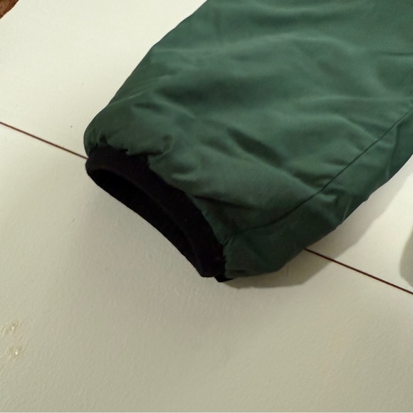 The North Face Women’s Green Jacket - Picture 4 of 9